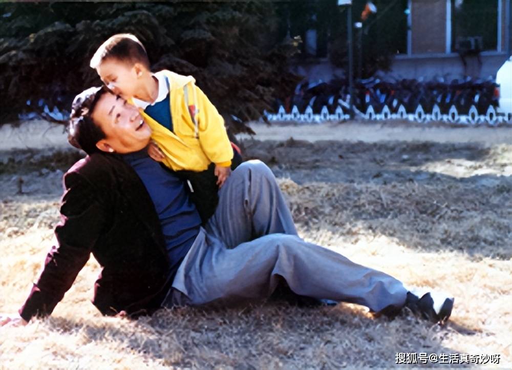 30岁现今已成为他的骄傲声称养老送终冰球突破网站姜昆私自收养的小男孩已