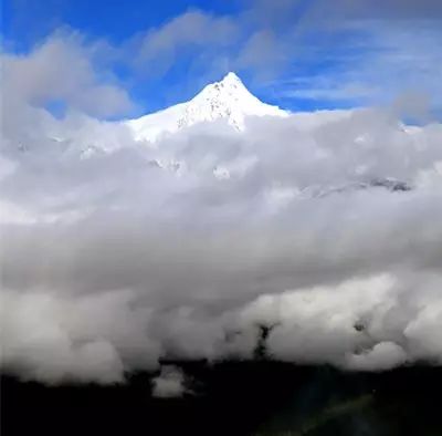 中国】达瓦更扎看云海冰球突破网站【大美(图3) 中国】达瓦更扎看云海冰球突破网站【大美(图3)